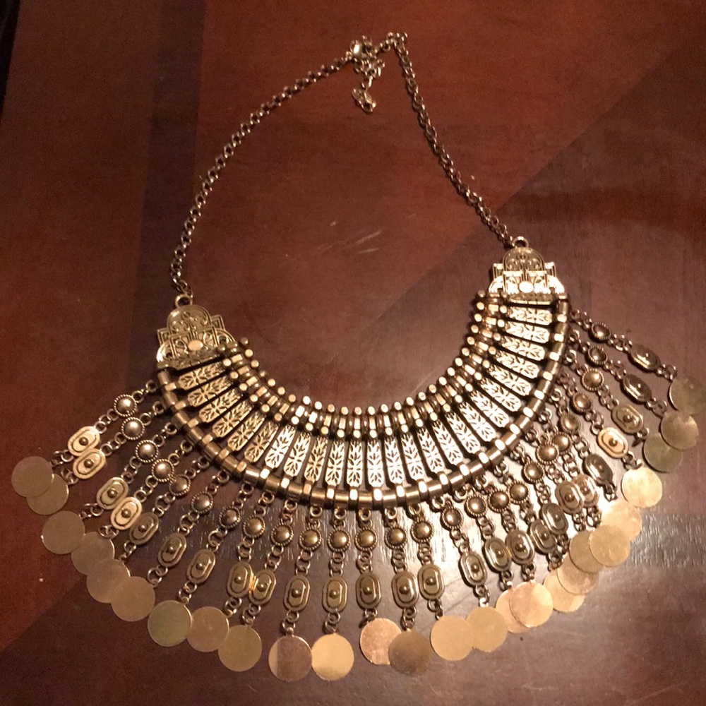Beautiful gold statement necklace.